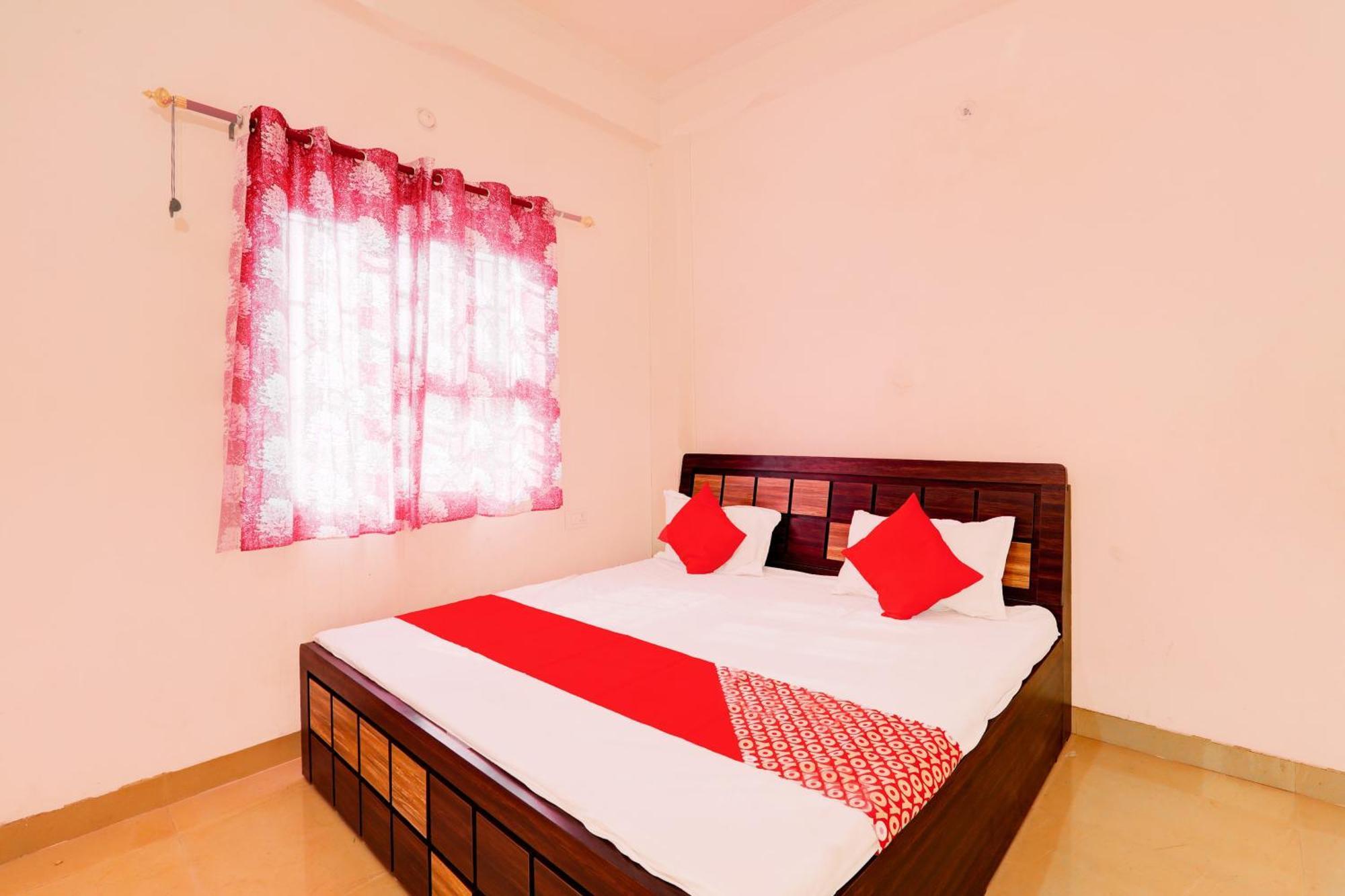 Oyo Flagship Shine Hotel Chinhat Екстериор снимка
