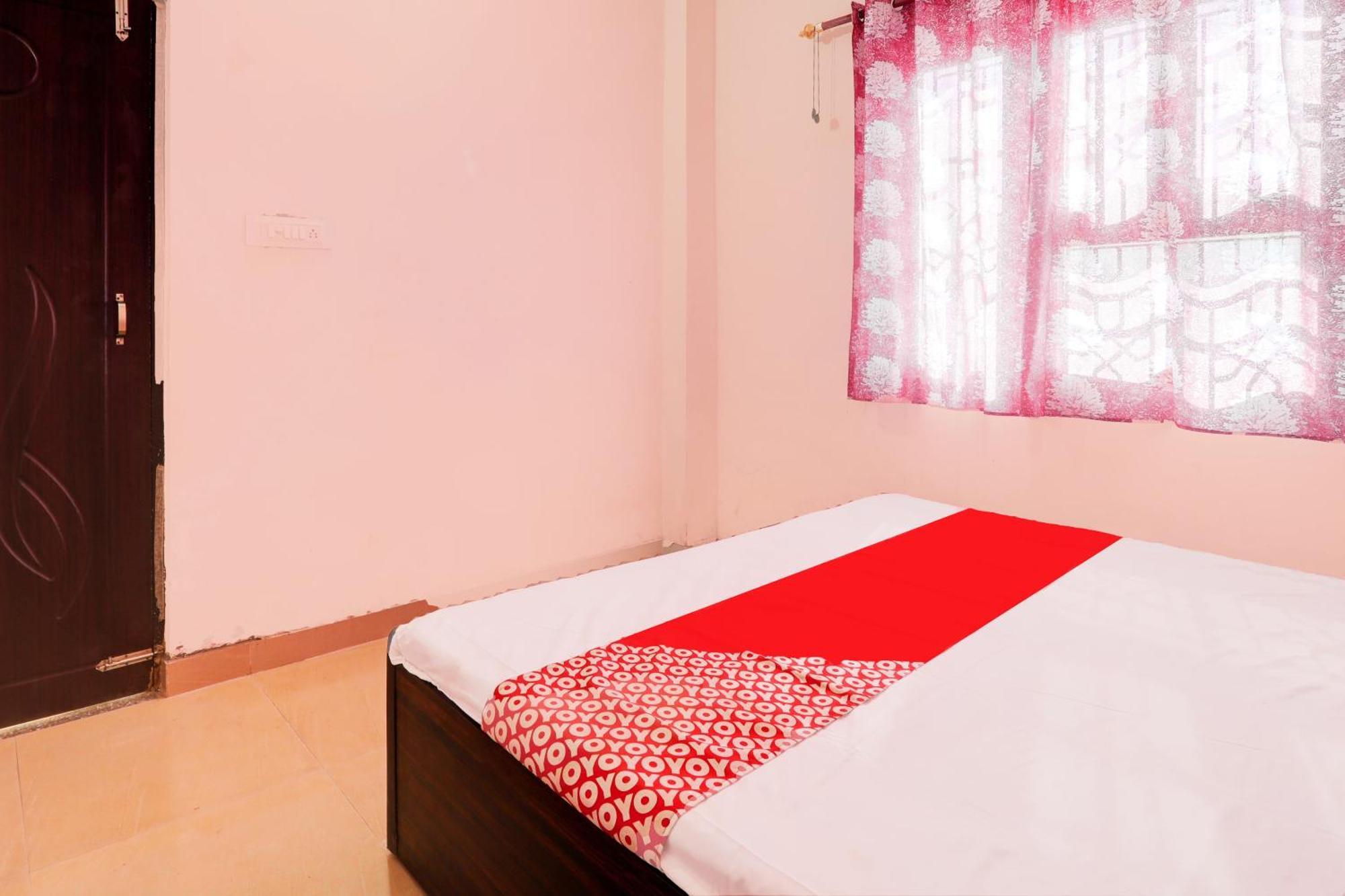 Oyo Flagship Shine Hotel Chinhat Екстериор снимка