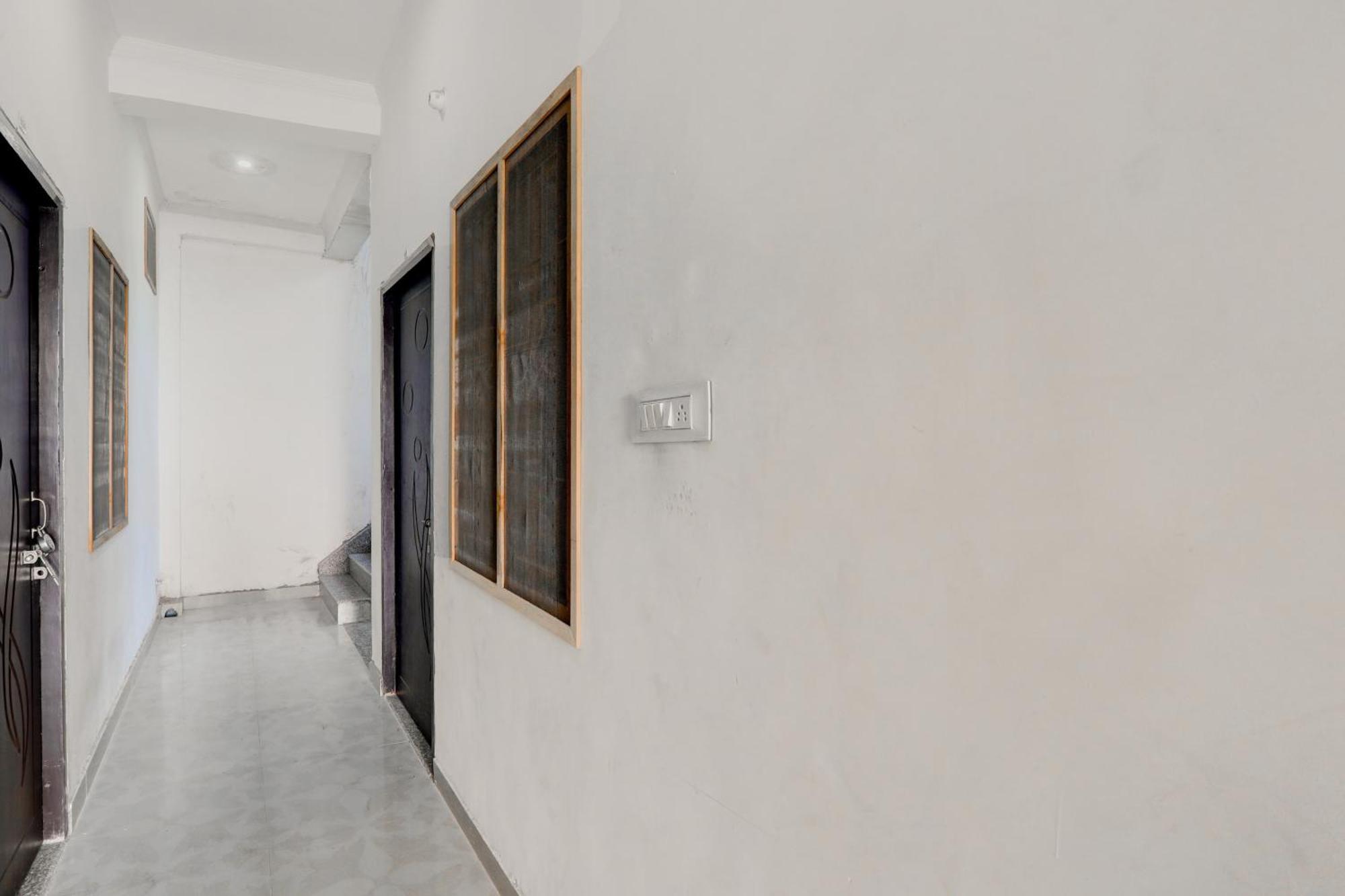 Oyo Flagship Shine Hotel Chinhat Екстериор снимка