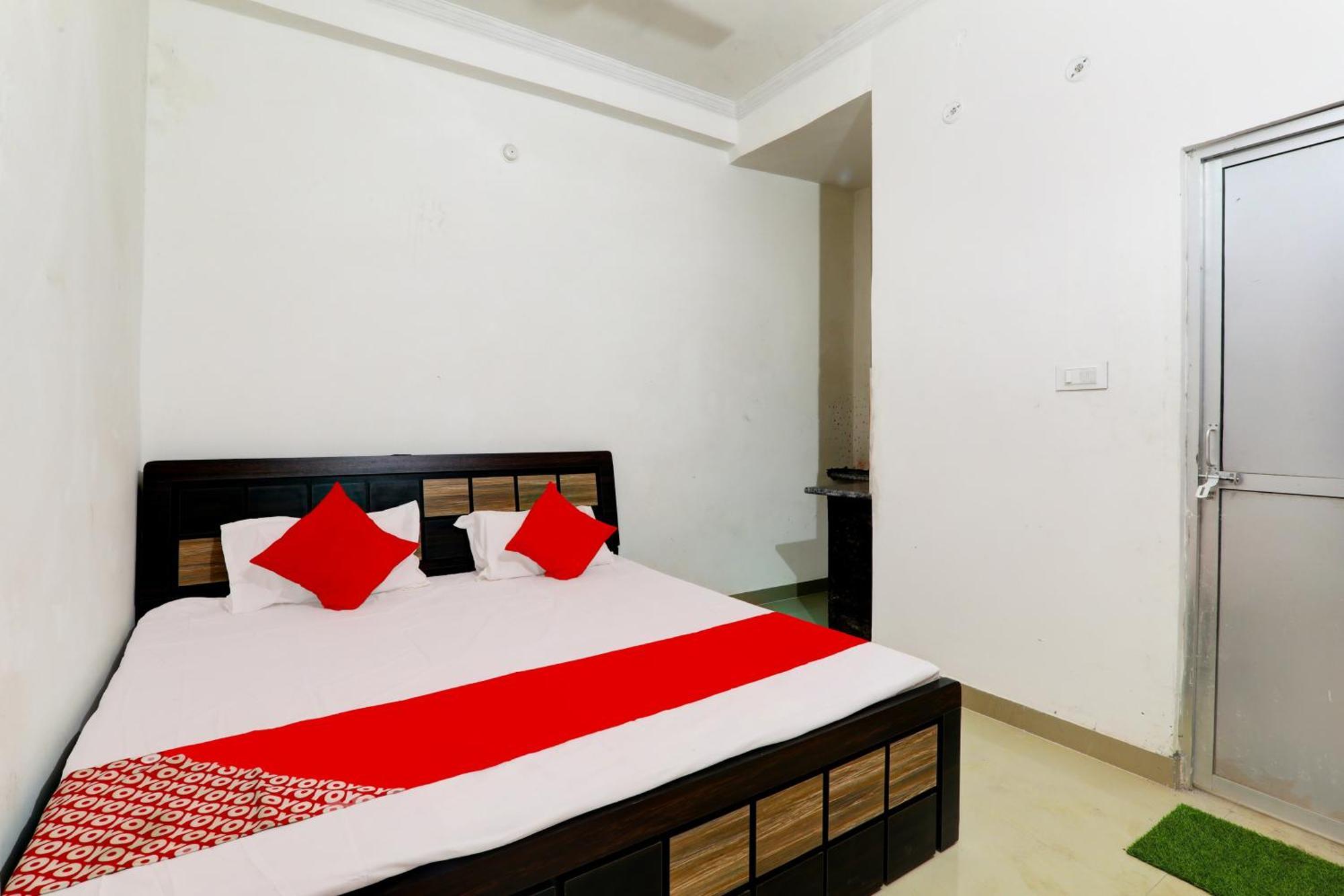 Oyo Flagship Shine Hotel Chinhat Екстериор снимка