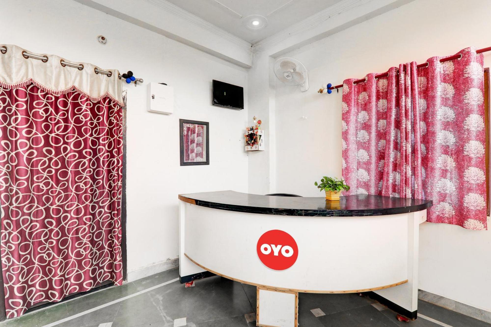 Oyo Flagship Shine Hotel Chinhat Екстериор снимка